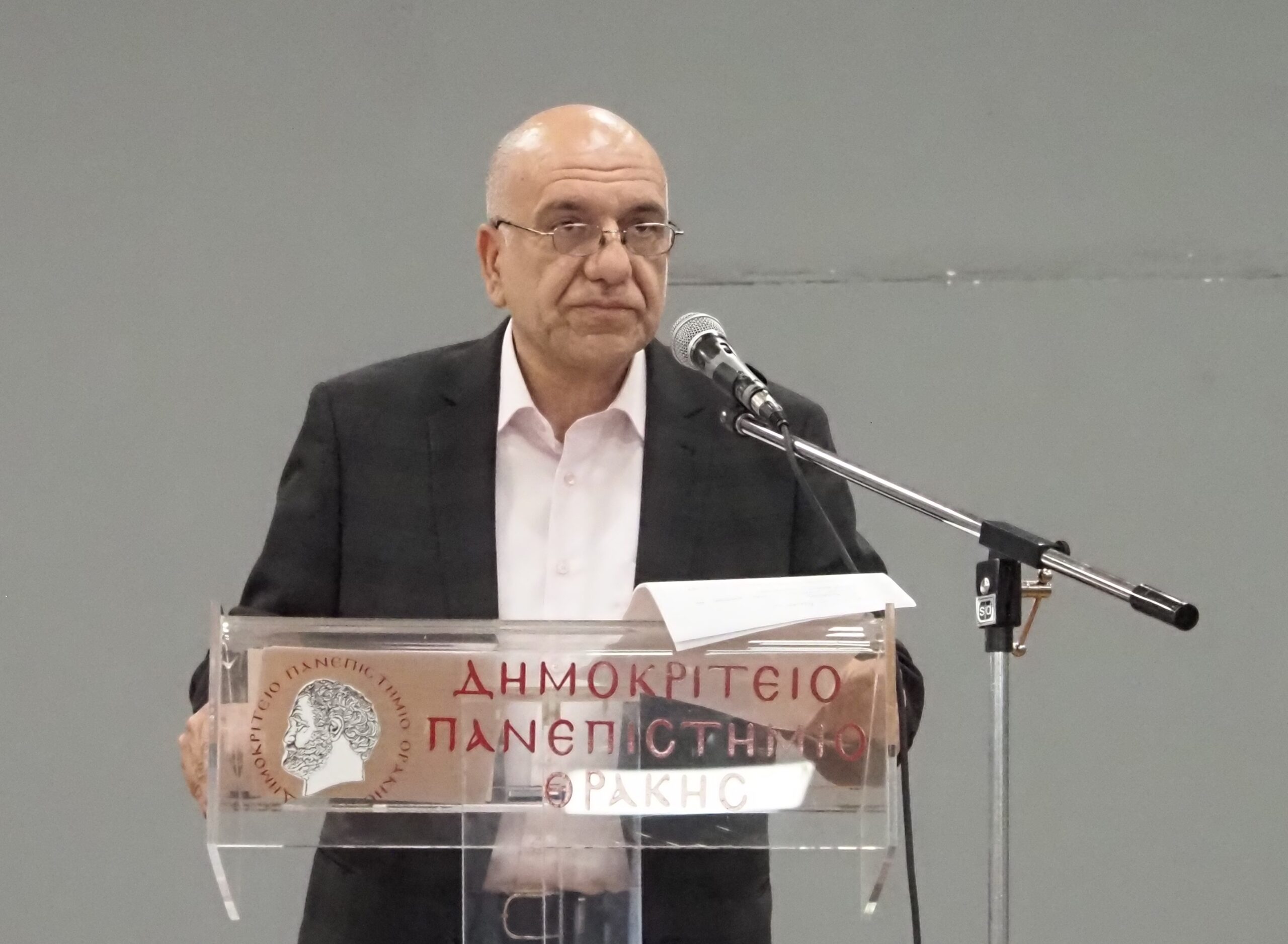 8. Ο κ. Π. Βαλσαμίδης
